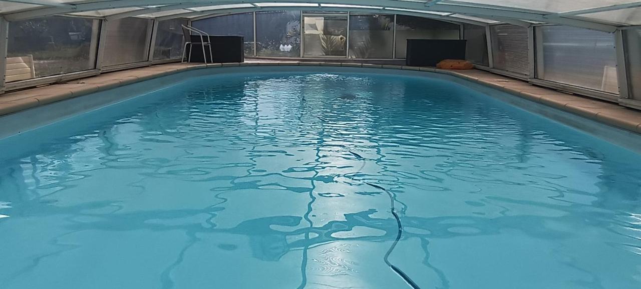 Charmante Maison Avec Piscine Anneyron Extérieur photo