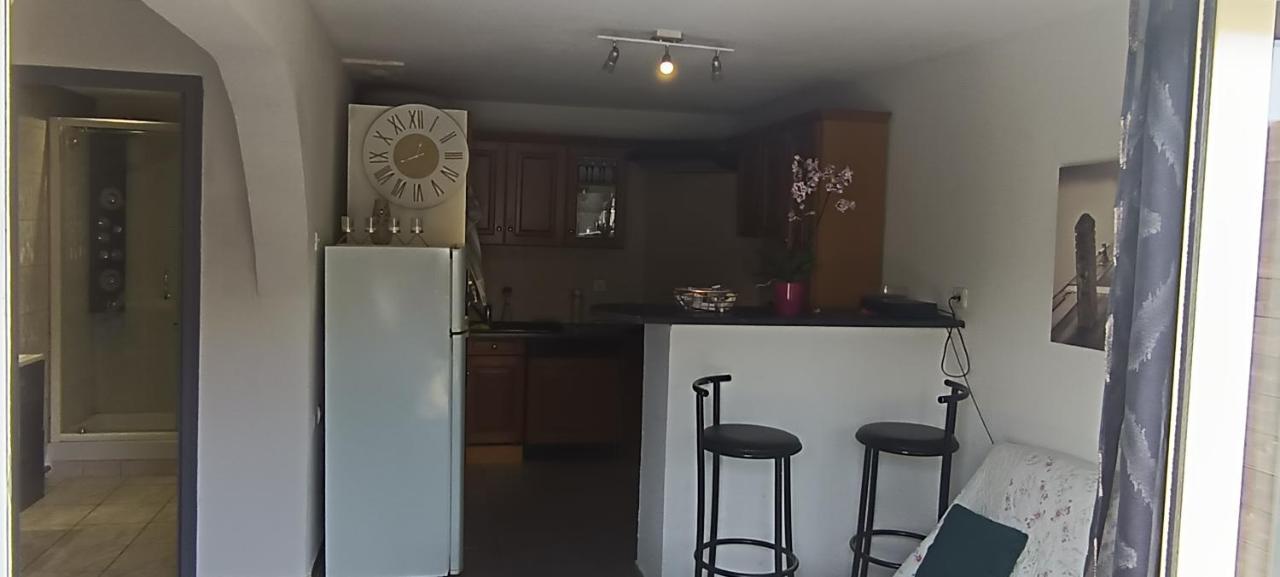 Charmante Maison Avec Piscine Anneyron Extérieur photo