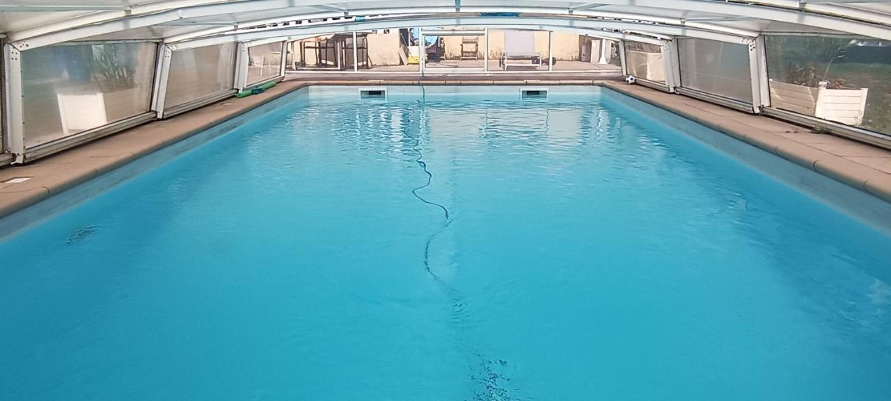 Charmante Maison Avec Piscine Anneyron Extérieur photo