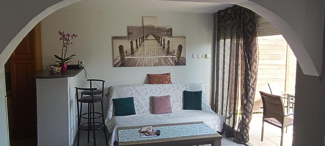 Charmante Maison Avec Piscine Anneyron Extérieur photo